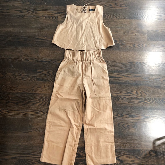 Kourt Tan Two Piece Set (sleeveless cropped top and high waisted pants) NWOT - Picture 1 of 5